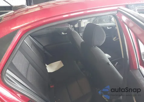 2018 Kia Rio S из США, поврежденный, VIN 3KPA24AB7JE097051